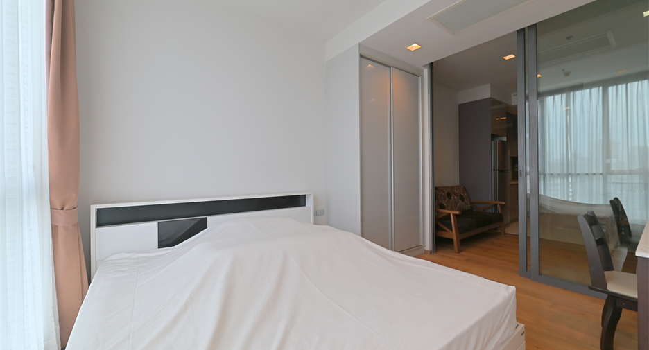 For sale 1 bed condo in Khlong Toei, Bangkok