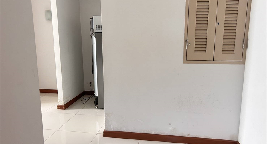 For sale 1 bed condo in Watthana, Bangkok