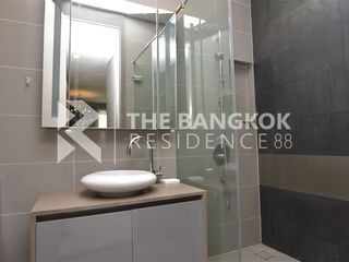 Condo en venta de 2 habitaciones en Bang Rak, Bangkok