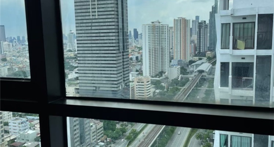 For sale 2 bedrooms condo in Khlong San, Bangkok
