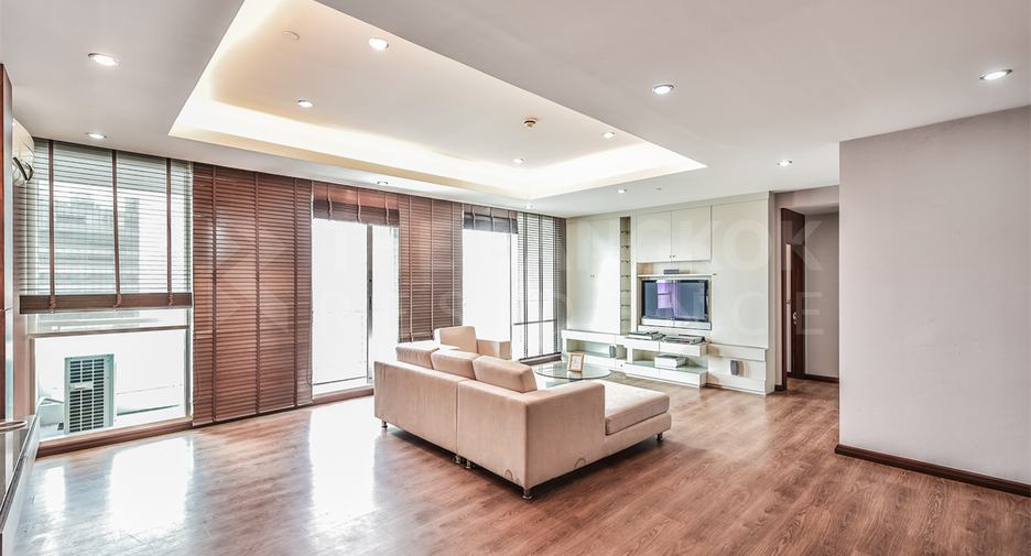 For sale 3 bedrooms condo in Sathon, Bangkok