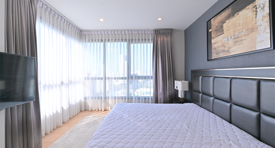 For sale 2 bedrooms condo in Watthana, Bangkok