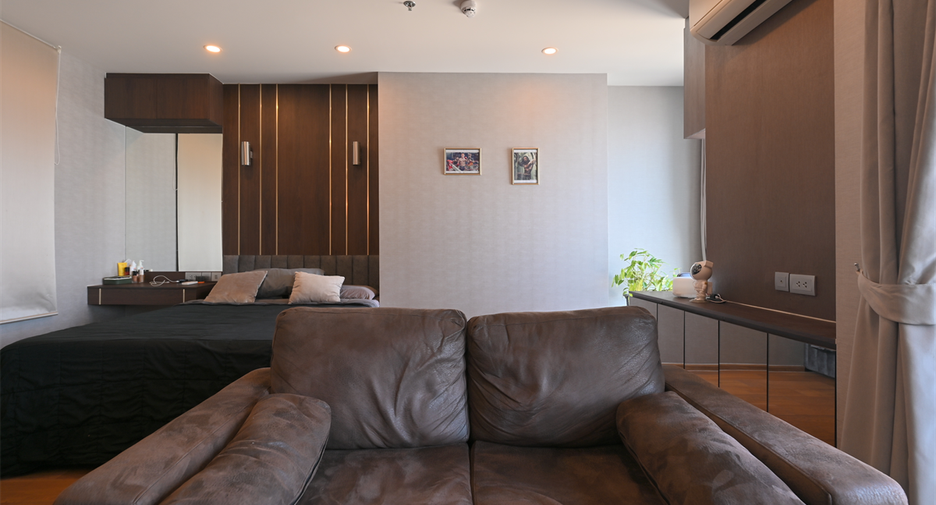 For sale 1 bed condo in Pathum Wan, Bangkok