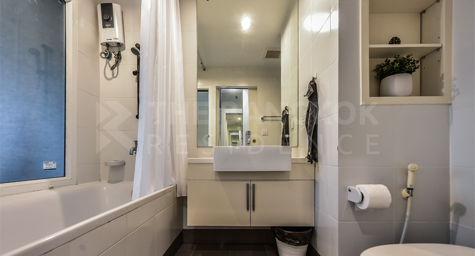 For sale 2 bedrooms condo in Sathon, Bangkok