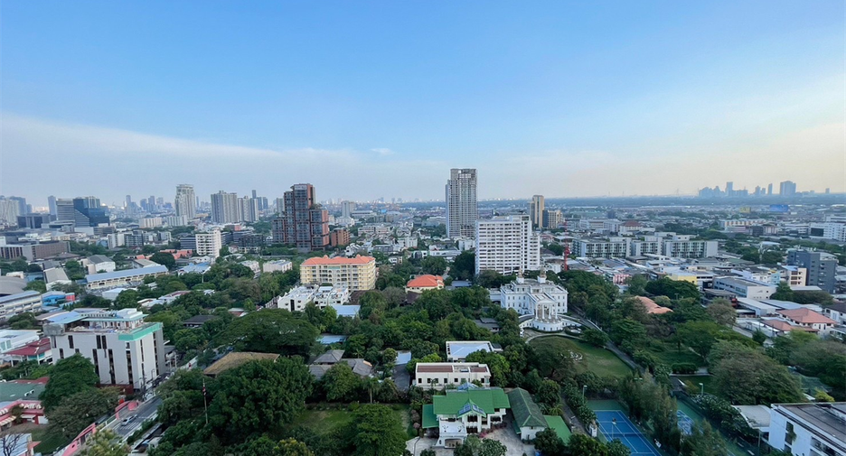 For sale 2 bedrooms condo in Khlong Toei, Bangkok