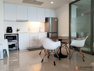 À vendre 2 chambres condo à Yan Nawa, Bangkok