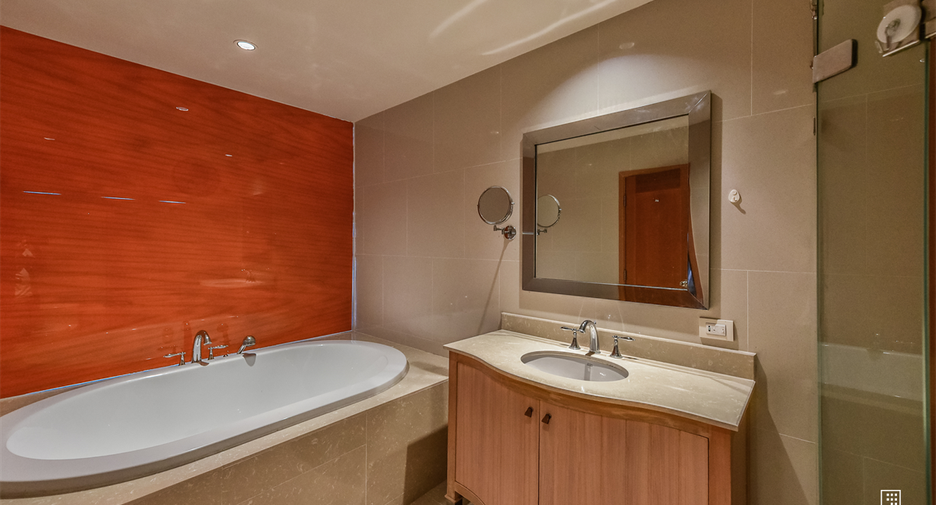 Condo en venta de 3 habitaciones en Sathon, Bangkok