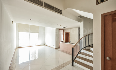 For sale 2 bedrooms condo in Sathon, Bangkok