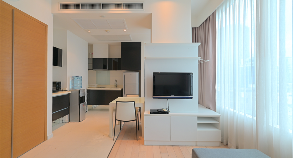 For sale 1 bed condo in Watthana, Bangkok