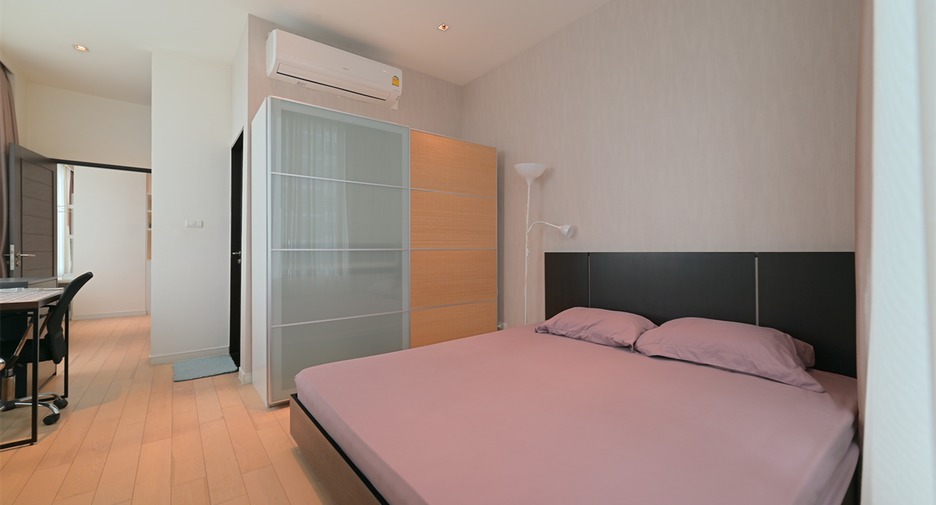 For sale 1 bed condo in Watthana, Bangkok