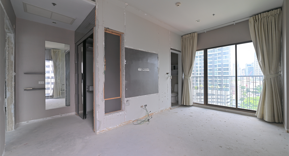 For sale 2 ベッドルーム condo in Khlong Toei, Bangkok