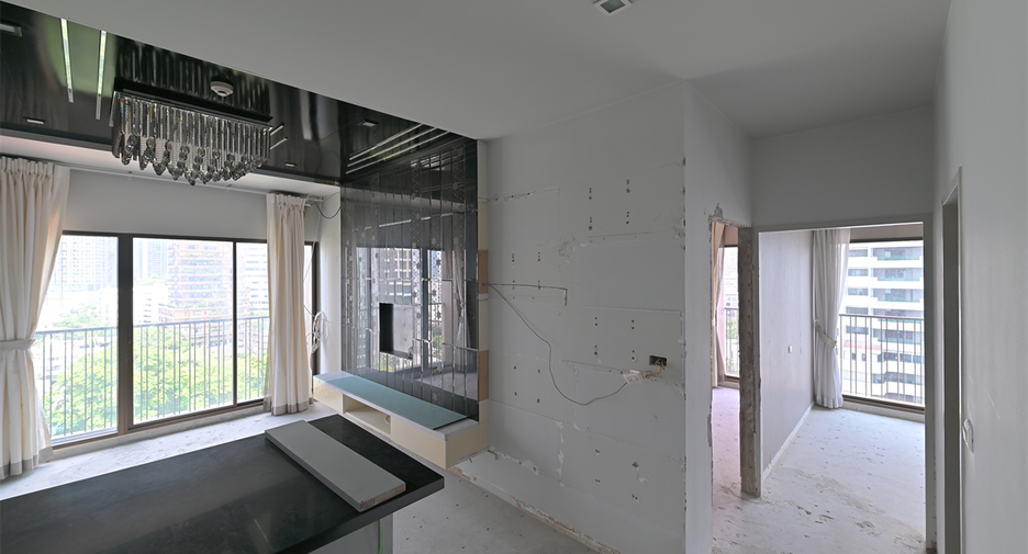 For sale 2 ベッドルーム condo in Khlong Toei, Bangkok