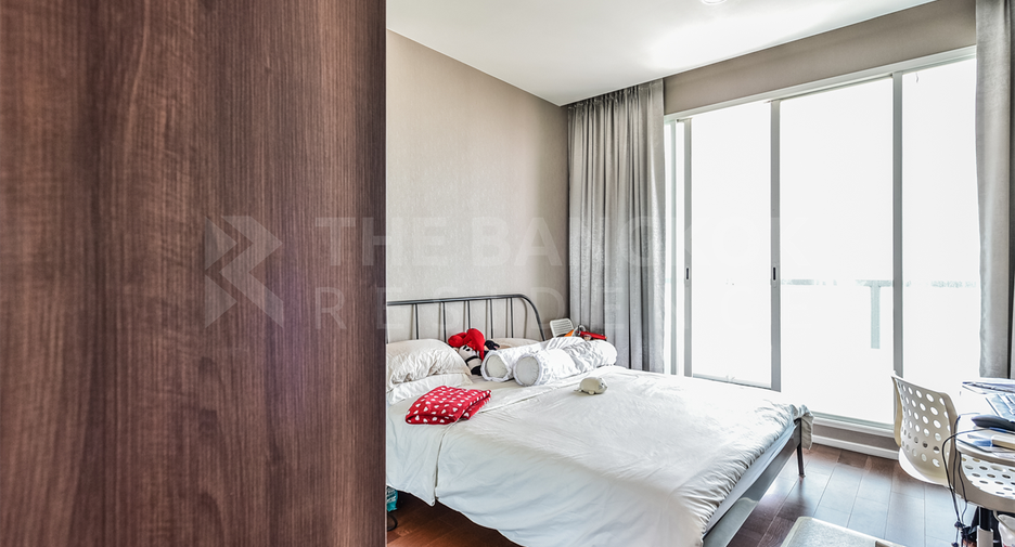 For sale 3 bedrooms condo in Bang Kho Laem, Bangkok