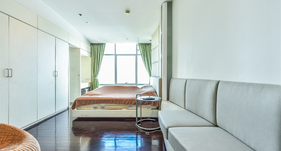 For sale 2 bedrooms condo in Sathon, Bangkok