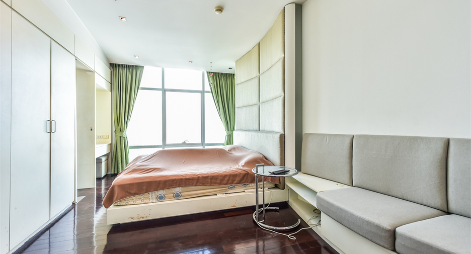 For sale 2 bedrooms condo in Sathon, Bangkok