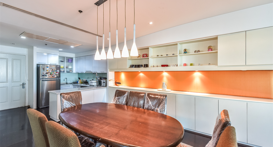 For sale 2 bedrooms condo in Sathon, Bangkok