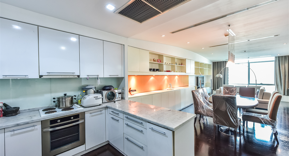 For sale 2 bedrooms condo in Sathon, Bangkok