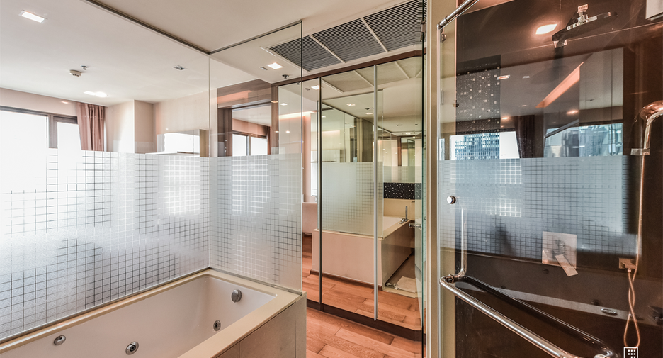 For sale 1 bed condo in Bang Rak, Bangkok