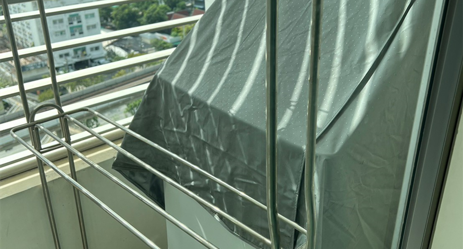 For sale 1 bed condo in Khlong San, Bangkok
