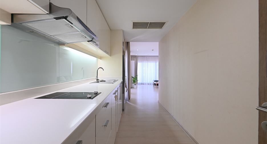 For sale 1 bed condo in Khlong Toei, Bangkok
