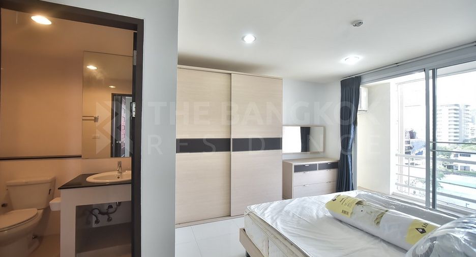 For sale 2 bedrooms condo in Watthana, Bangkok