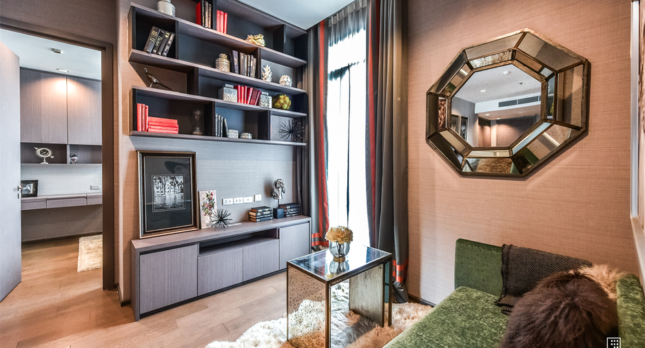 For sale 3 ベッドルーム condo in Sathon, Bangkok