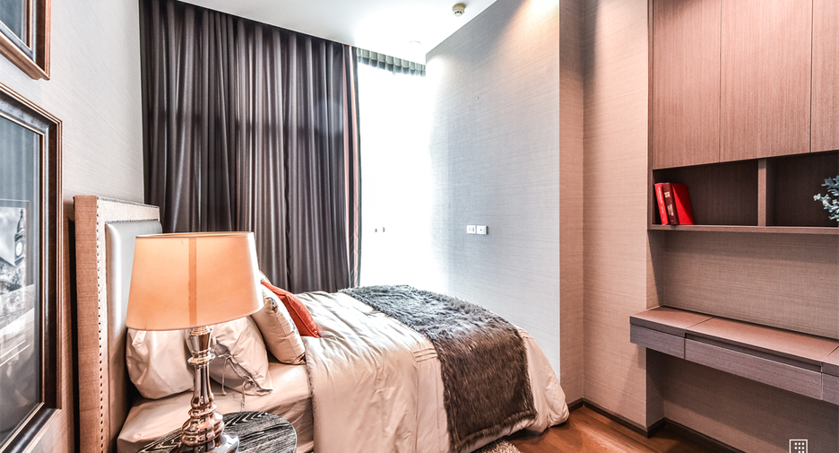 For sale 3 ベッドルーム condo in Sathon, Bangkok