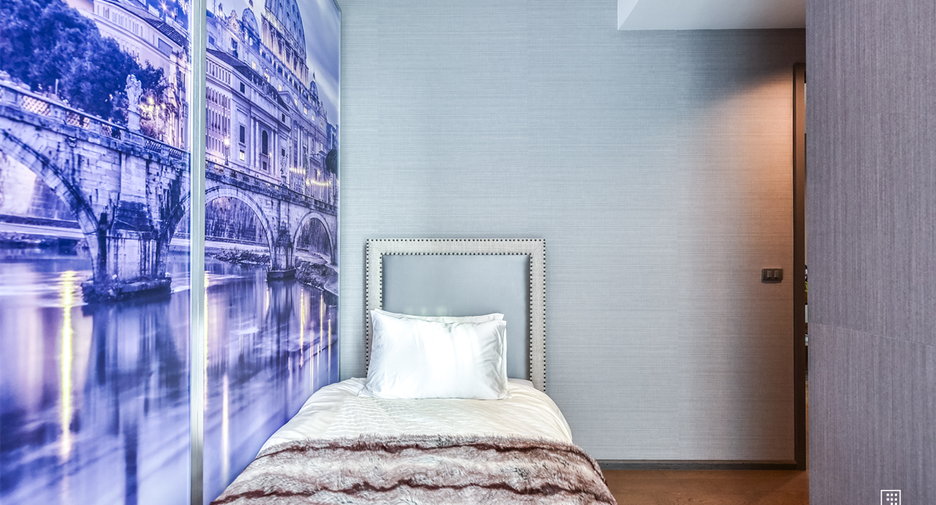 For sale 3 ベッドルーム condo in Sathon, Bangkok
