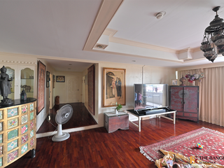 Condo en venta de 4 habitaciones en Watthana, Bangkok
