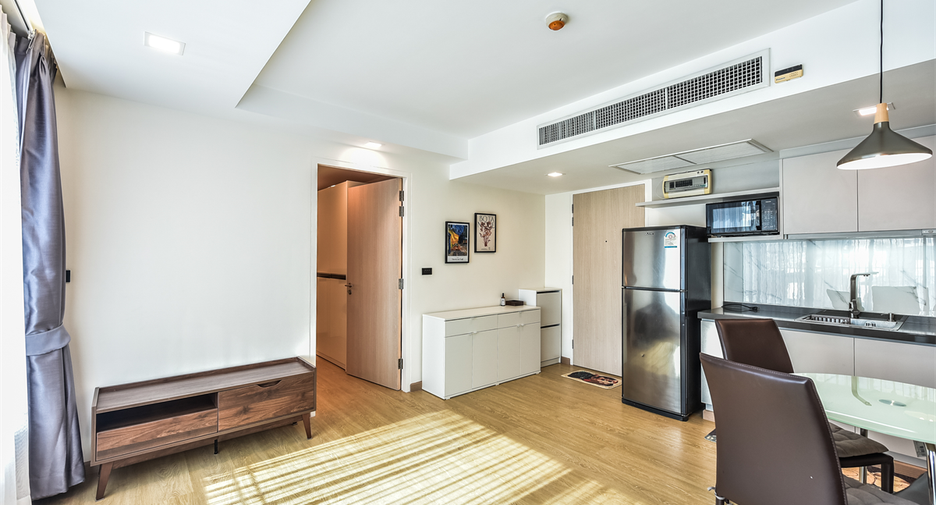 For sale 1 Beds condo in Sathon, Bangkok