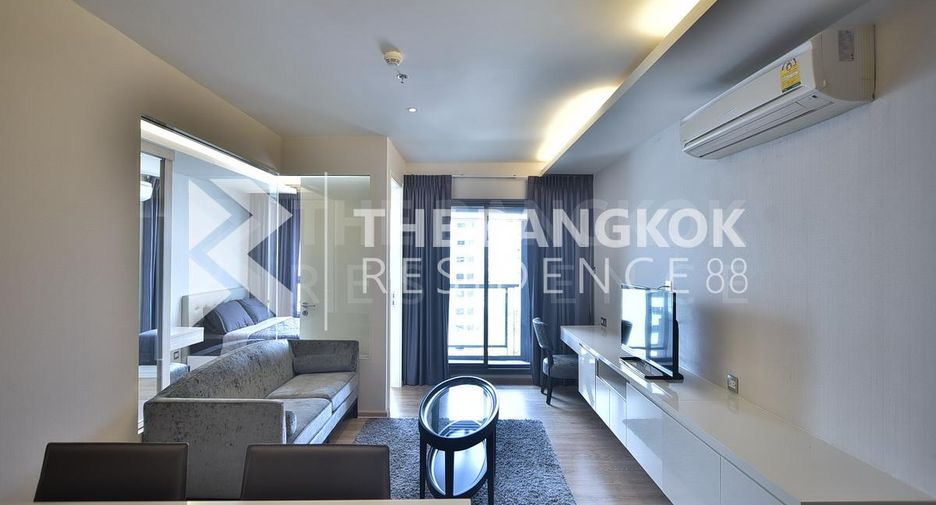 For sale 1 bed condo in Watthana, Bangkok