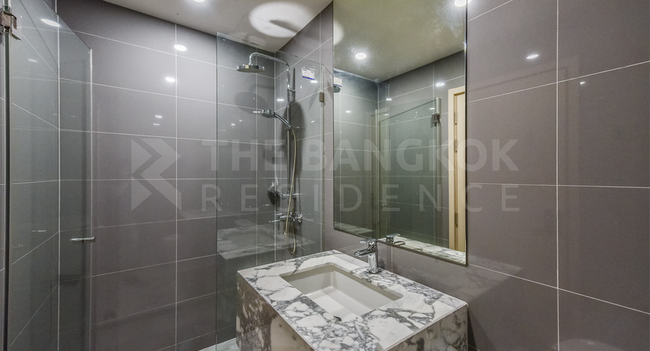 For sale 2 ベッドルーム condo in Pathum Wan, Bangkok