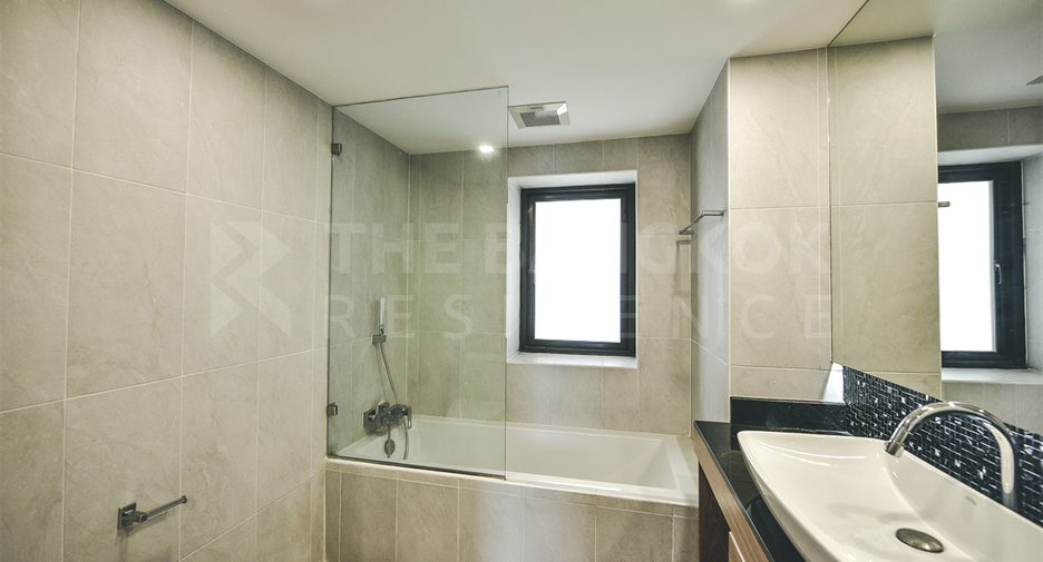 For sale 2 bedrooms condo in Sathon, Bangkok
