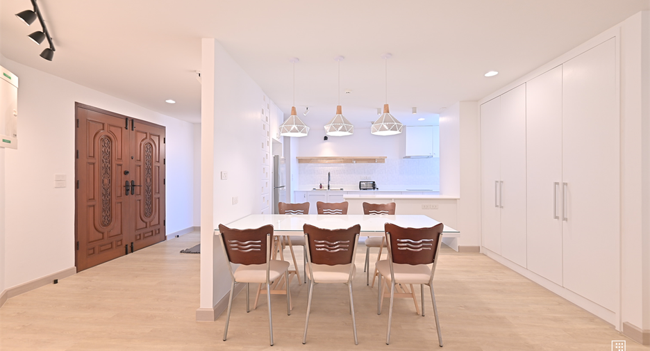 For sale 2 bedrooms condo in Watthana, Bangkok