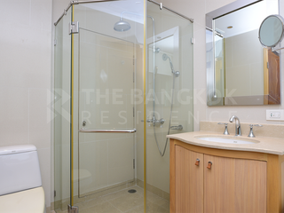 For sale 2 ベッドルーム condo in Sathon, Bangkok