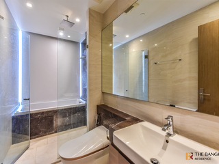 Condo en venta de 2 habitaciones en Bang Rak, Bangkok