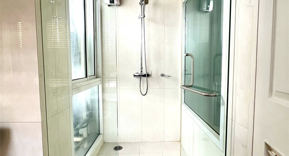 Wohnung zum Kauf mit 2 Zimmer in Bang Rak, Bangkok