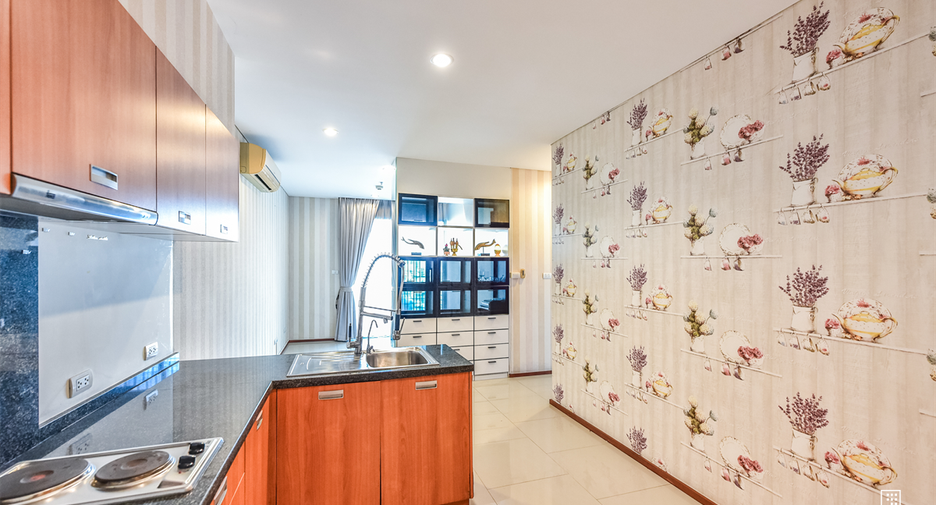 For sale 1 bed condo in Khlong San, Bangkok