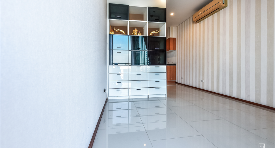For sale 1 bed condo in Khlong San, Bangkok