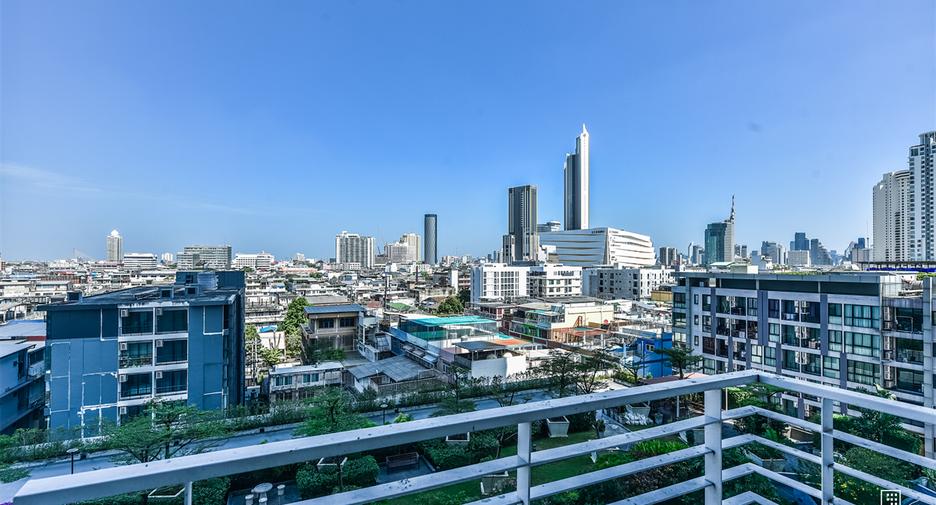 For sale 1 bed condo in Khlong San, Bangkok