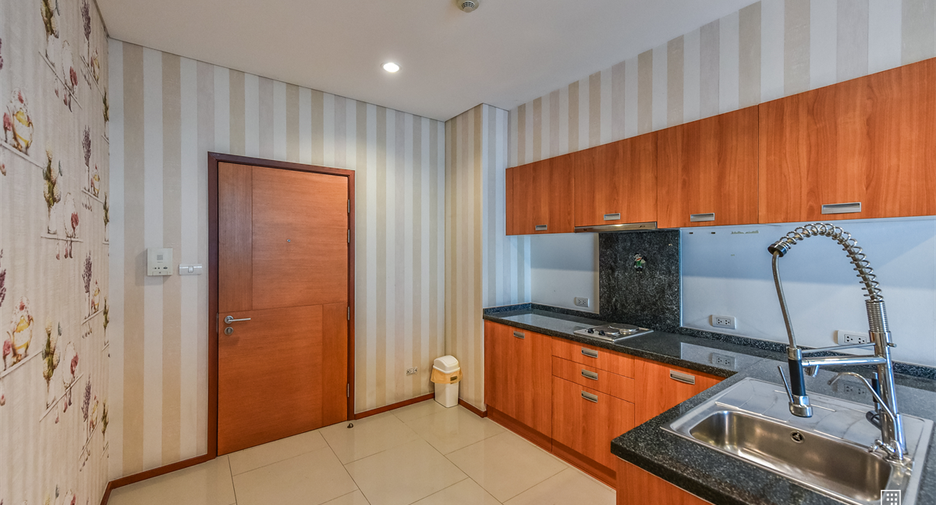 For sale 1 bed condo in Khlong San, Bangkok