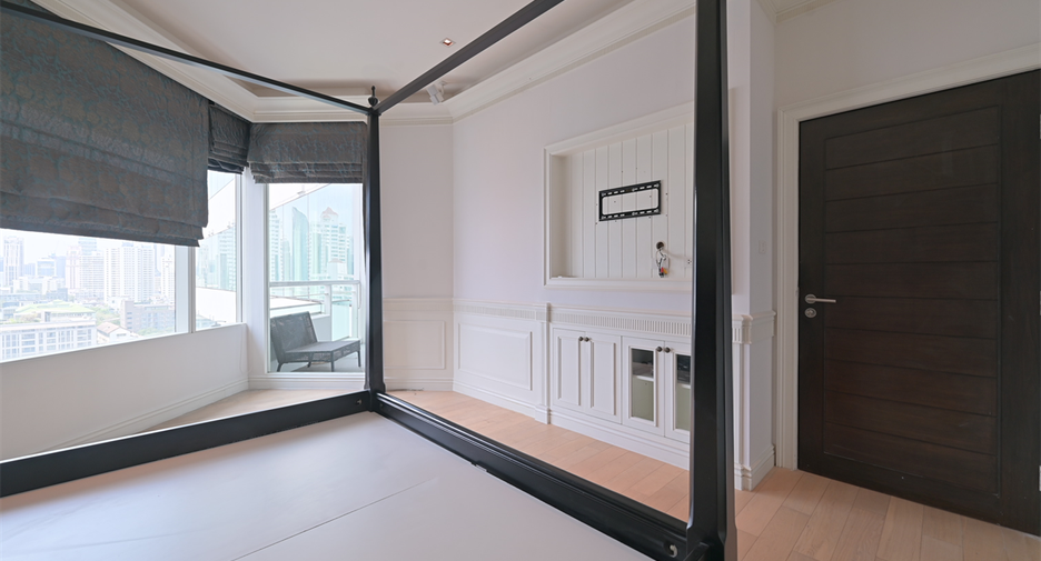 For sale 1 bed condo in Watthana, Bangkok