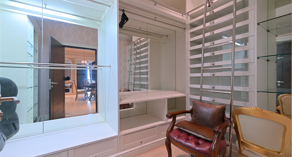 For sale 1 bed condo in Watthana, Bangkok