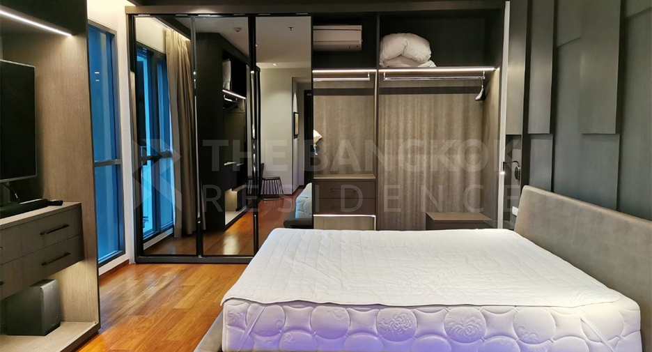 For sale 2 ベッドルーム condo in Yan Nawa, Bangkok