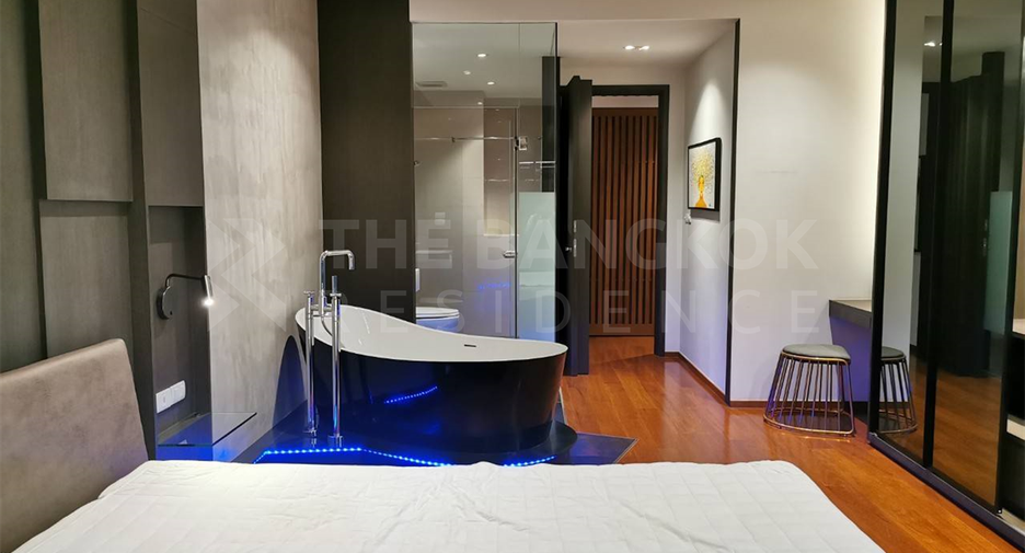 For sale 2 ベッドルーム condo in Yan Nawa, Bangkok