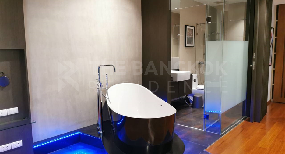 For sale 2 ベッドルーム condo in Yan Nawa, Bangkok