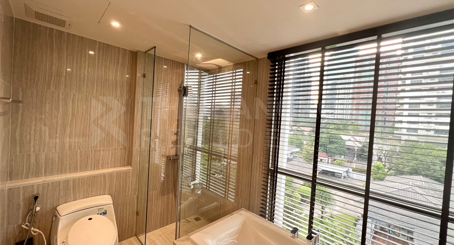 For sale 2 ベッドルーム condo in Watthana, Bangkok