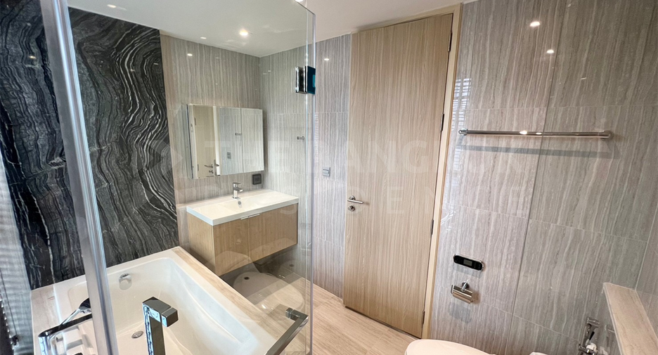For sale 2 ベッドルーム condo in Watthana, Bangkok