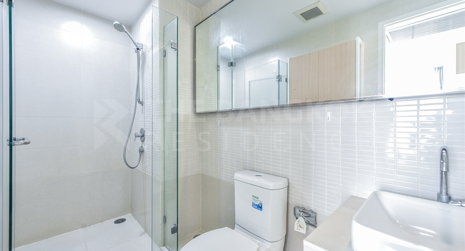 For sale 1 Beds condo in Sathon, Bangkok