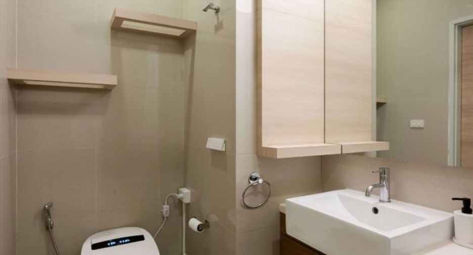 À vendre 2 chambres condo à Khlong Toei, Bangkok